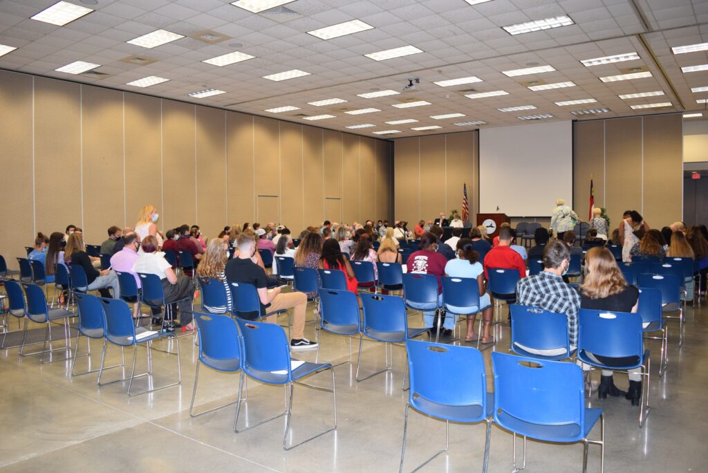 MCC scholarship recipients and donors meet at annual ceremony.